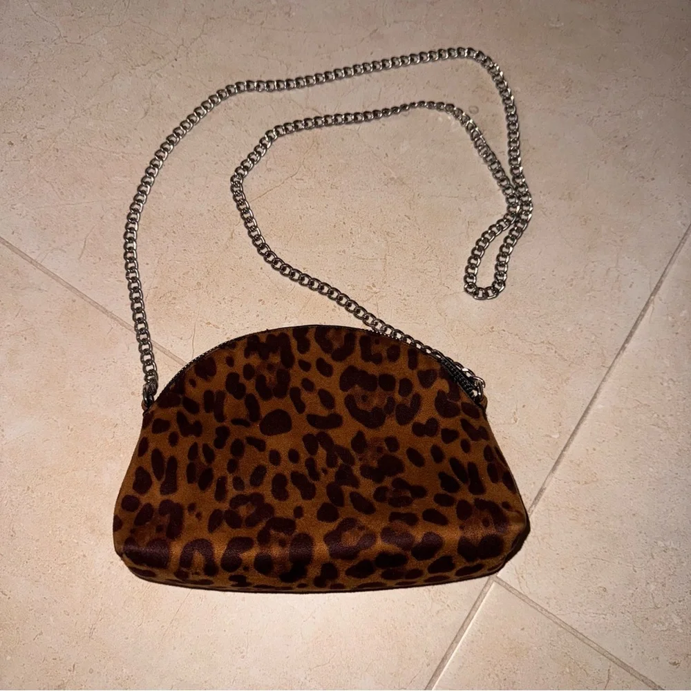 Forever 21 stylish leopard